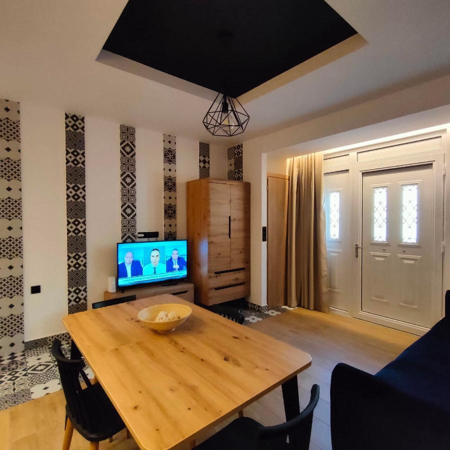 Gekas Premiun City Center Apartment Kalambaka Eksteriør billede